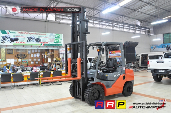 ขายรถโฟล์คลิฟท์มือสอง TOYOTA รุ่น 8FG30-30115 นำเข้าจากประเทศญี่ปุ่น 100\% ไม่เคยใช้งานในไทย