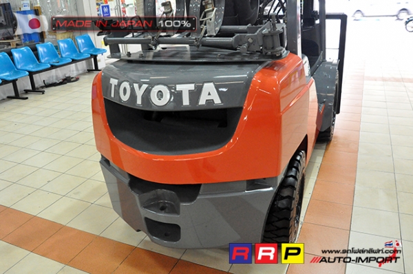 ขายรถโฟล์คลิฟท์มือสอง TOYOTA รุ่น 8FG30-30115 นำเข้าจากประเทศญี่ปุ่น 100\% ไม่เคยใช้งานในไทย