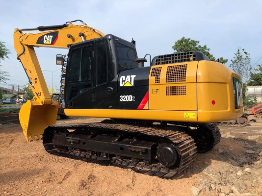 ขายด่วน!! Cat 320D2 ไมล์ ชม.3,900