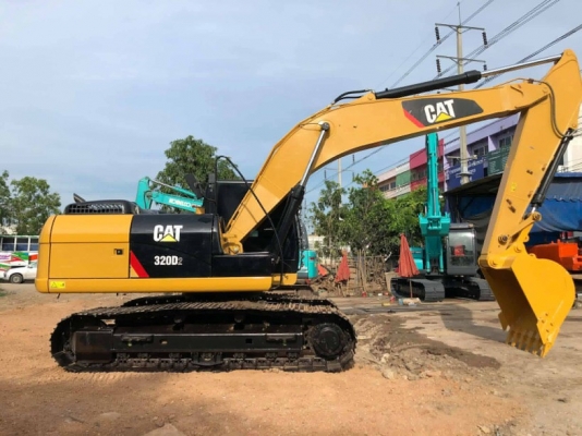 ขายด่วน!! Cat 320D2 ไมล์ ชม.3,900
