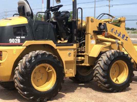 ขายรถตักล้อยาง CAT 902B ปี 2012 (6XX ชั่วโมง) นำเข้าเองจากญี่ปุ่น สภาพสวยพร้อมใช้ มีVDOการทำงานครับ