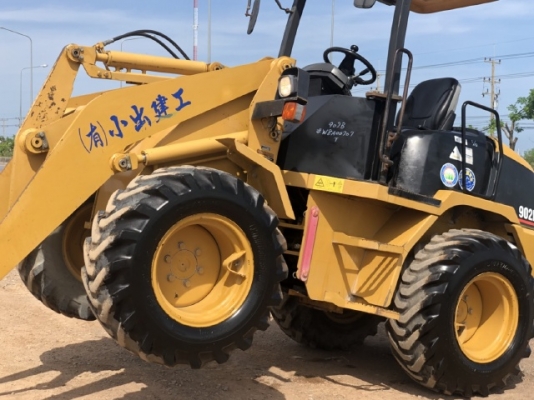 ขายรถตักล้อยาง CAT 902B ปี 2012 (6XX ชั่วโมง) นำเข้าเองจากญี่ปุ่น สภาพสวยพร้อมใช้ มีVDOการทำงานครับ