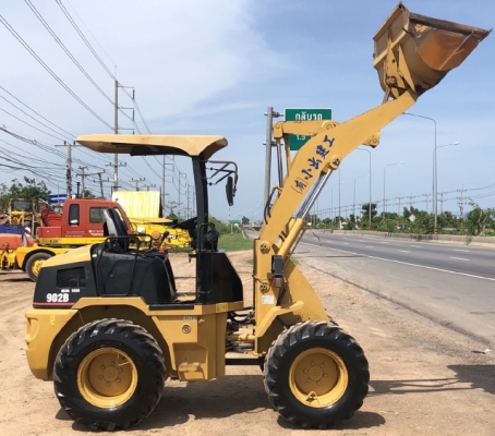 ขายรถตักล้อยาง CAT 902B ปี 2012 (6XX ชั่วโมง) นำเข้าเองจากญี่ปุ่น สภาพสวยพร้อมใช้ มีVDOการทำงานครับ