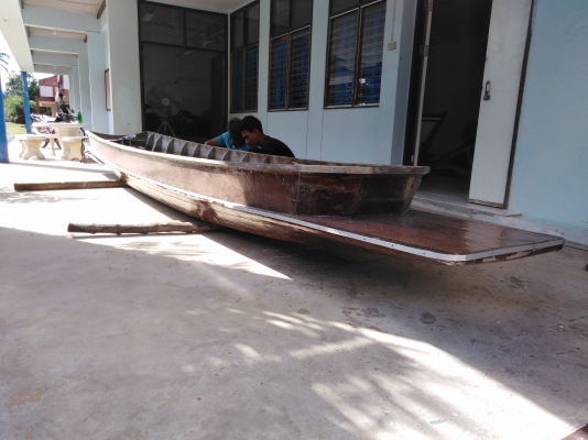 รับหุ้มเรือไม้ด้วยไฟเบอร์กล๊าส