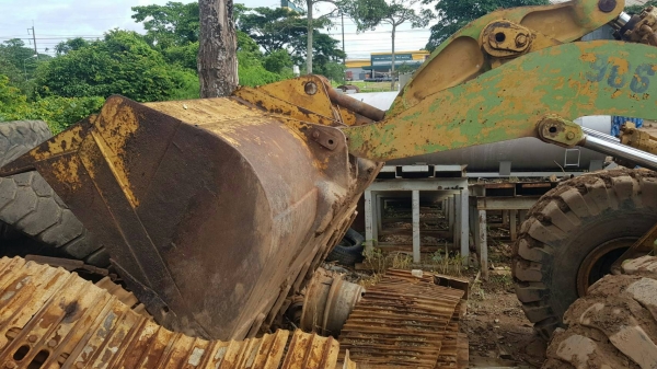 ขายบุ้งกี้ รถตัก CAT-966 สภาพตามรูปครับ