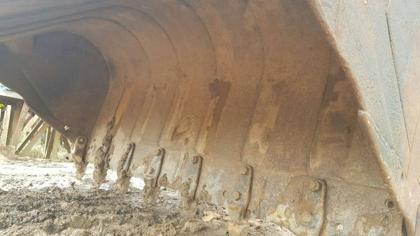 ขายบุ้งกี้ รถตัก CAT-966 สภาพตามรูปครับ