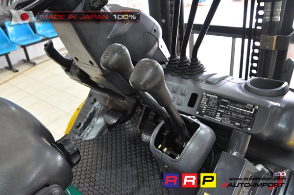 ขายรถโฟล์คลิฟท์มือสอง KOMATSU รุ่น FG30C-16-729204 นำเข้าจากประเทศญี่ปุ่น 100\% ไม่เคยใช้งานในไทย