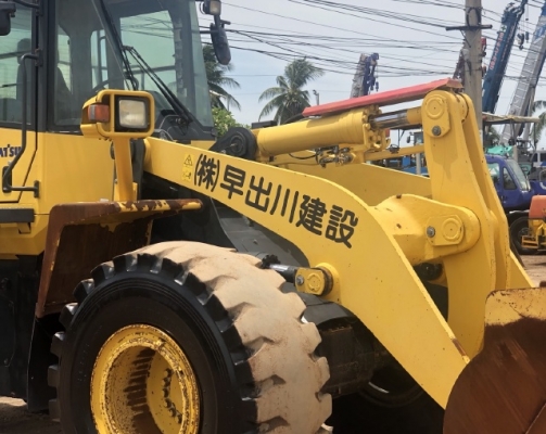 ขายรถตักล้อยาง KOMATSU WA380-6 ปี 2010 รถนอกนำเข้าจากญี่ปุ่น สภาพสวยพร้อมใช้ มีVDOการทำงานครับ
