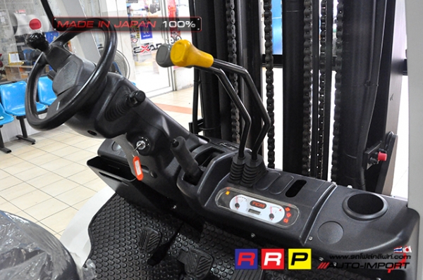 ขายรถโฟล์คลิฟท์มือสอง TCM รุ่น FD30T3K-2R900111 นำเข้าจากประเทศญี่ปุ่น 100\% ไม่เคยใช้งานในไทย