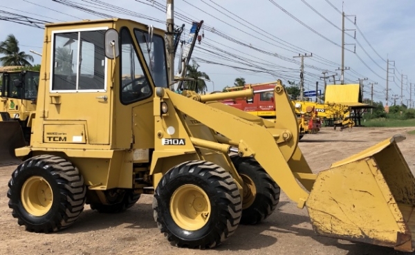 ขายรถตักล้อยาง TCM 810A-2 (เทียบเท่า WA30) (1,XXX ชั่วโมง) นำเข้าเองจากญี่ปุ่น สภาพสวยพร้อมใช้  มีVDOครับ