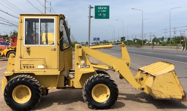 ขายรถตักล้อยาง TCM 810A-2 (เทียบเท่า WA30) (1,XXX ชั่วโมง) นำเข้าเองจากญี่ปุ่น สภาพสวยพร้อมใช้  มีVDOครับ