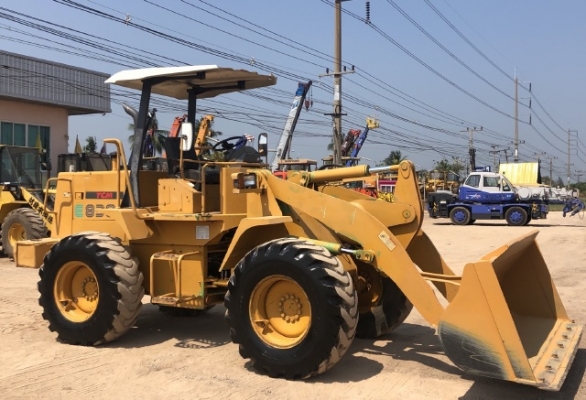 ขายรถตักล้อยาง TCM E830 นำเข้าเองจากญี่ปุ่น สภาพสวยพร้อมใช้ มีVDOการทำงานครับ