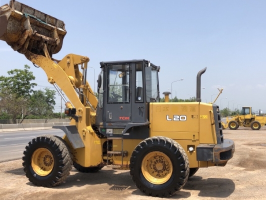 ขายรถตักล้อยาง TCM L20-3 (เทียบเท่า WA200) นำเข้าเองจากญี่ปุ่น สภาพสวยพร้อมใช้ มีVDOการทำงานครับ