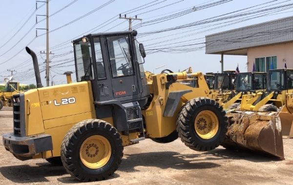 ขายรถตักล้อยาง TCM L20-3 (เทียบเท่า WA200) นำเข้าเองจากญี่ปุ่น สภาพสวยพร้อมใช้ มีVDOการทำงานครับ