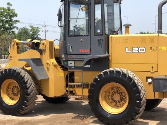 ขายรถตักล้อยาง TCM L20-3 (เทียบเท่า WA200) นำเข้าเองจากญี่ปุ่น สภาพสวยพร้อมใช้ มีVDOการทำงานครับ