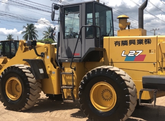 ขายรถตักล้อยาง TCM L27 (เทียบเท่า WA300) นำเข้าเองจากญี่ปุ่น สภาพสวยพร้อมใช้ มีVDOการทำงานครับ