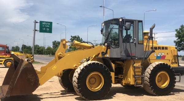 ขายรถตักล้อยาง TCM L27 (เทียบเท่า WA300) นำเข้าเองจากญี่ปุ่น สภาพสวยพร้อมใช้ มีVDOการทำงานครับ