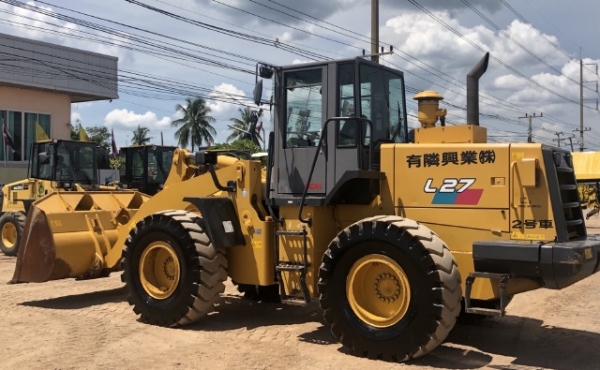 ขายรถตักล้อยาง TCM L27 (เทียบเท่า WA300) นำเข้าเองจากญี่ปุ่น สภาพสวยพร้อมใช้ มีVDOการทำงานครับ