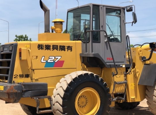 ขายรถตักล้อยาง TCM L27 (เทียบเท่า WA300) นำเข้าเองจากญี่ปุ่น สภาพสวยพร้อมใช้ มีVDOการทำงานครับ