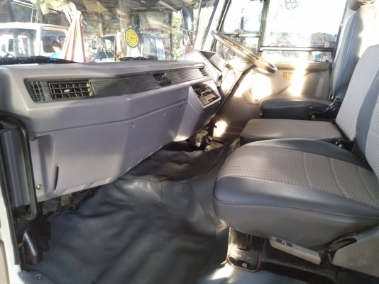 ขาย หัวสิบล้อ  MITSUBISHI  เฉินหลง  สภาพสวยกริบๆ อุปกรณ์เต็ม มีขาดีดหน้า-ขาหลัง  กันชนหน้า  คันเกียร์ บันไดข้าง ลาวไฟบนหลังคา ครบ