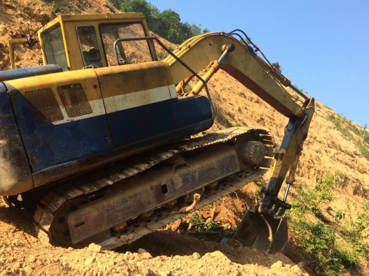 ขาย KOMATSU PC100-3 ไฟตัดไม่มีเอกสารราคา 280,000