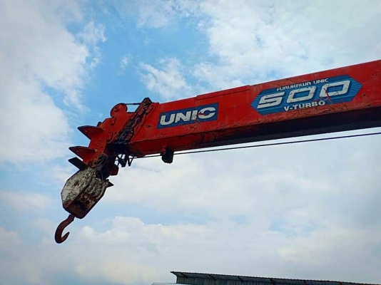 ขายรถหกล้อติดเครน 5ตัน