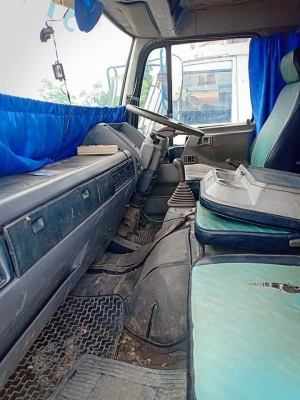 ขายรถหกล้อติดเครน 5ตัน