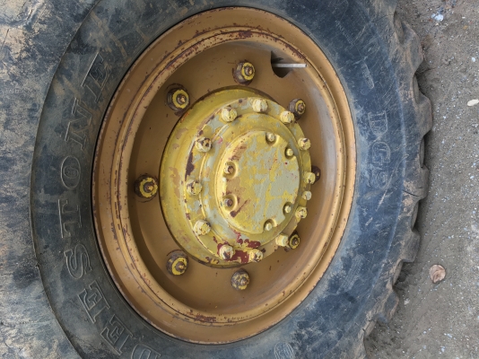 ขายรถตักล้อยาง CAT910