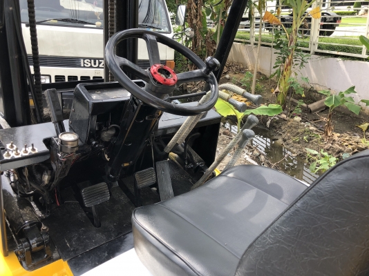 TCMฟอร์คลิฟต์ เสาสูง4เมตร เครื่องIsuzu สีสวย พร้อมใช้งาน