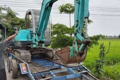 ขาย!! >>> Kobelco Sk45 หัวเก๋ง รถสวยพร้อมลุยงาน <<< เบอร์ติดต่อ 098-7155789 086-4631102 ขาย!! >>> Kobelco Sk45 หัวเก๋ง รถสวยพร้อมลุยงาน <<< เบอร์ติดต่อ 098-7155789 086-4631102