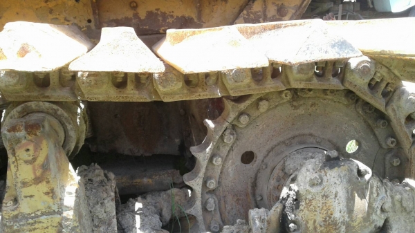 ขายแทรคเตอร์ CAT D5B เครื่อง10Z เกียร์ตัดตีนเป็ดมีสามคันราคาคันละ 1,300,000 ขายแทรคเตอร์ CAT D5B เครื่อง10Z เกียร์ตัดตีนเป็ดมีสามคันราคาคันละ 1,300,000