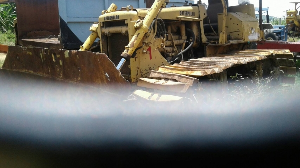 ขายแทรคเตอร D5B เครื่ิอง10Z เกียร์ตัดตีนเป็ดมีสามคันราคาคันละ 1,300,000