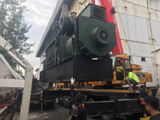 ขายเครื่องปั่นไฟยักษ์ใหญ่ 2575 KVA แบรคสโตนใช้ได้กับน้ำมันเตาและดีเซล เป็นเครื่องสแตนบายไม่ค่อยได้ใช้ราคา 950,000