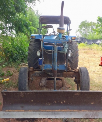 FORD 6610 รถไถเพลาเดียว เสื้อลาย เครื่องแรงดีพร้อมใช้งาน อุปกรณ์ครบ ใบดันหน้า ผานพรวน 6 ระบบไฮดรอลิกส์ยกหางขึ้นลงปกติดี ช่วงล่างดี ยางสภาพพอใช้งานได้ ราคาต่อรองได้ครับ