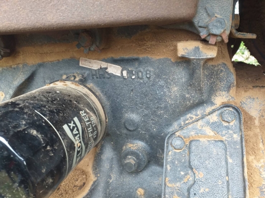 FORD 6610 รถไถเพลาเดียว เสื้อลาย เครื่องแรงดีพร้อมใช้งาน อุปกรณ์ครบ ใบดันหน้า ผานพรวน 6 ระบบไฮดรอลิกส์ยกหางขึ้นลงปกติดี ช่วงล่างดี ยางสภาพพอใช้งานได้ ราคาต่อรองได้ครับ