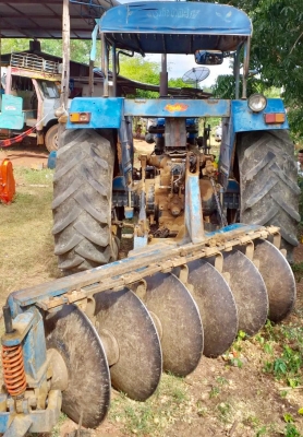 FORD 6610 รถไถเพลาเดียว เสื้อลาย เครื่องแรงดีพร้อมใช้งาน อุปกรณ์ครบ ใบดันหน้า ผานพรวน 6 ระบบไฮดรอลิกส์ยกหางขึ้นลงปกติดี ช่วงล่างดี ยางสภาพพอใช้งานได้ ราคาต่อรองได้ครับ