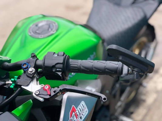 ขาย74,500บาท Z300 abs ปี2016 (ปลายปี)  ????รายละเอียดรถ???? Z300 abs ปี2016 (ปลายปี) ไมล์35,***โลแท้ เพิ่งเซอร์วิสมาเดือนที่แล้ว -สีเดิมทั้งคันไร้ตำหนิสวยมากคันนี้ -รถลงหน้า18 เปลี่ยนโครงใหม่แจ้งลงเล่มแล้ว ศูนย์ตรง -เอกสารครบพร้อมโอน ภาษี62  ????ของแต่ง??