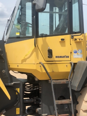 ขายรถตักล้อยาง KOMATSU WA270-5 นำเข้าเองจากญี่ปุ่น สภาพสวยพร้อมใช้ มีVDOการทำงานครับ