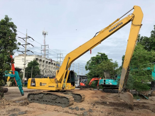 Komatsu 200-8 LCบูมยาว แท้  ยาว16เมตร รถสวย ใช้งาน 10,000ช.มสภาพสวยพร้อมใช้ เล่มทะเบียน