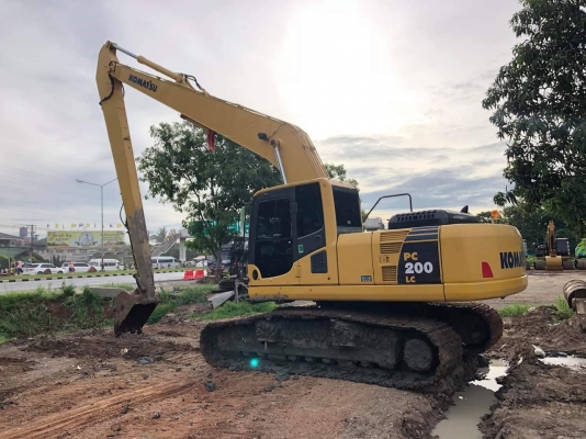 Komatsu 200-8 LCบูมยาว แท้  ยาว16เมตร รถสวย ใช้งาน 10,000ช.มสภาพสวยพร้อมใช้ เล่มทะเบียน