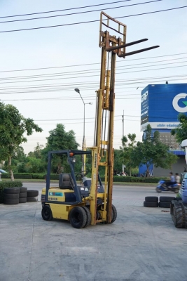 Komutsu FG15L-15 ยก 1.5ตัน  เสาฟูลฟรี 3 ท่อน ยกสูง 5 เมตร เครื่องยนตร์เบนซิล รถนอกนำเข้า ไม่เคยใช้งานในไทย