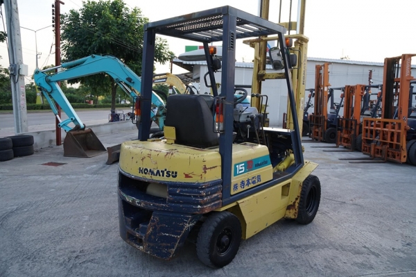 Komutsu FG15L-15 ยก 1.5ตัน  เสาฟูลฟรี 3 ท่อน ยกสูง 5 เมตร เครื่องยนตร์เบนซิล รถนอกนำเข้า ไม่เคยใช้งานในไทย