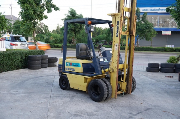 Komutsu FG15L-15 ยก 1.5ตัน  เสาฟูลฟรี 3 ท่อน ยกสูง 5 เมตร เครื่องยนตร์เบนซิล รถนอกนำเข้า ไม่เคยใช้งานในไทย