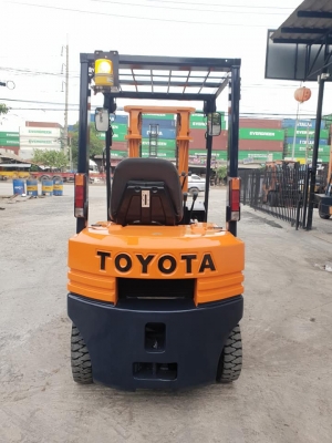 ขายโฟล์คลิฟท์ TOYOTA 5FG15 1.5 ตัน สภาพพร้อมใช้งาน