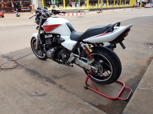 ขาย HONDA CB1300 ปี2000 แต่งสวย แฮนด์บาร์ กันล้ม ท่อแต่งฟลูไทเทเนียม AGRAS อินวอยส์ สรรพสามิตร ราคา 