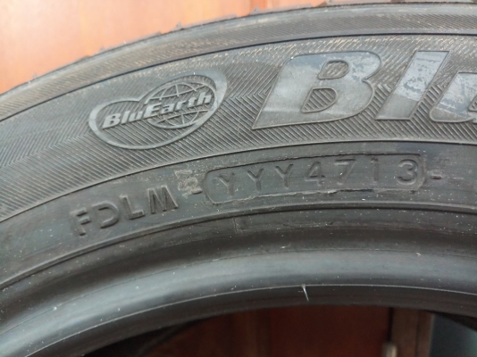 ยาง YOKOHAMA made in Japan ขอบ 215/55R17 ปี 13