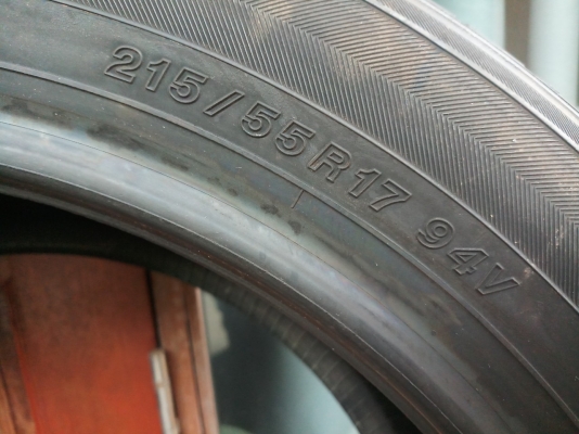 ยาง YOKOHAMA made in Japan ขอบ 215/55R17 ปี 13