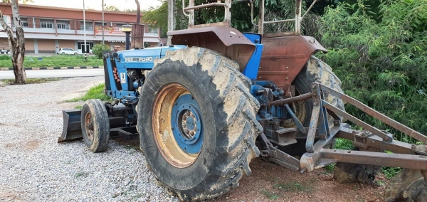 ขายรถไถ FORD 5000/77 พร้อมอุปกรณ์ 3ชิ้น ราคา 225,000 ดันหน้า +ผาน 7 +ผาน 3 ทะเบียนพร้อมโอน สอบถามได้ครับ #สามย่านแทรคเตอร์ อ.แกลง ระยอง โทร/ไลน์ 0897489639 ,0899347475