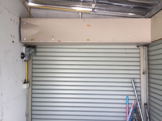 ขายร้านค้า เคลื่อนที่ มีมิเตอร์ไฟฟ้า ประตูบานเลื่อน อย่างดี สามารถ ไปขายสินค้าได้เลย สภาพดี