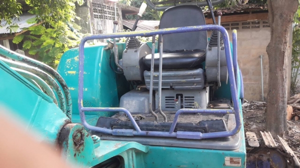 ขาย KOMATSU PC40-7E ไฟเต็มเอกสารอินวอยเก่านอกราคา 285,000